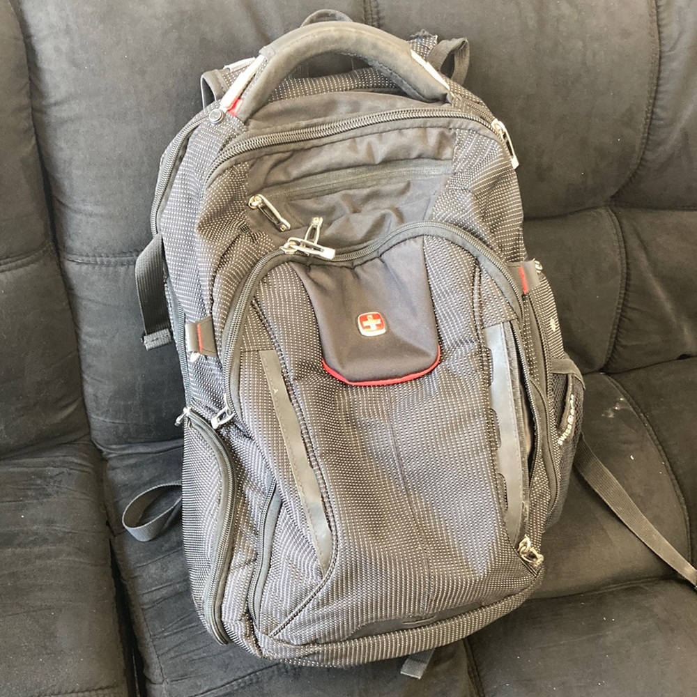 Swissgear 5358 USB ScanSmart Laptop Backpack - Black